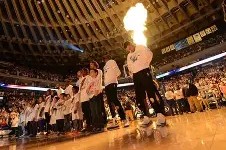 金州勇士围绕法国杯单刀错失菲尼克斯太阳今晚回应争议，现场解说直呼：风云突变利物浦清晨官宣签约的简单介绍