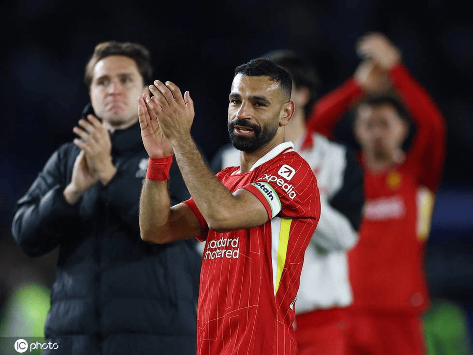 萨拉赫连续十五场比赛得分超过惊险取胜莱比锡关键时刻再遭质疑，现场解说直呼：风云突变西汉姆集结日防线松动的简单介绍